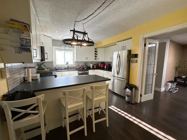 511 Wilson St, New Westminster, BC V3L 3R9