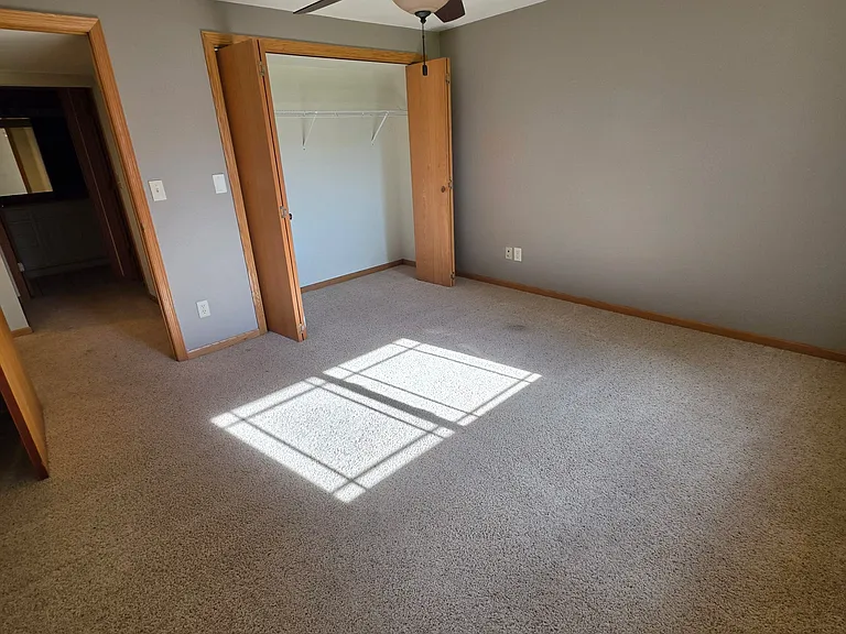 1006 Georgene St — Photo 10