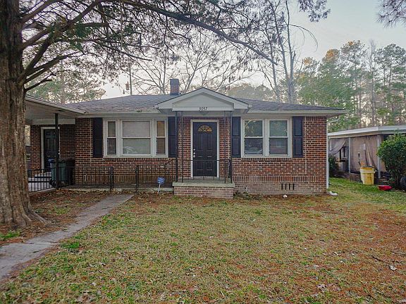 2nd image of 3057 Truman St