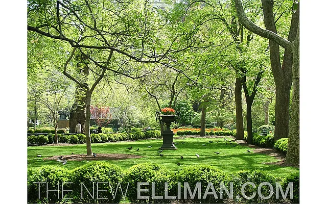 Sold by Douglas Elliman | media 21
