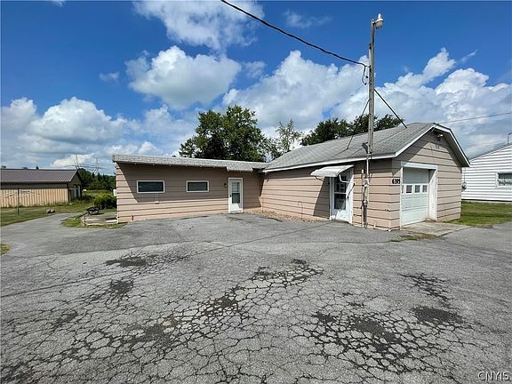 5th image of 6395 Lakeshore Rd