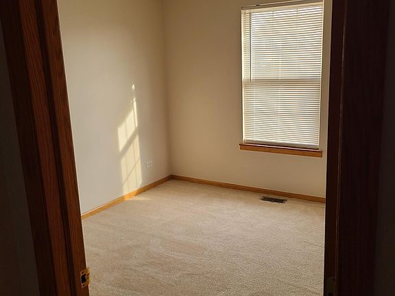 2nd image of 4509 Skylark Ln