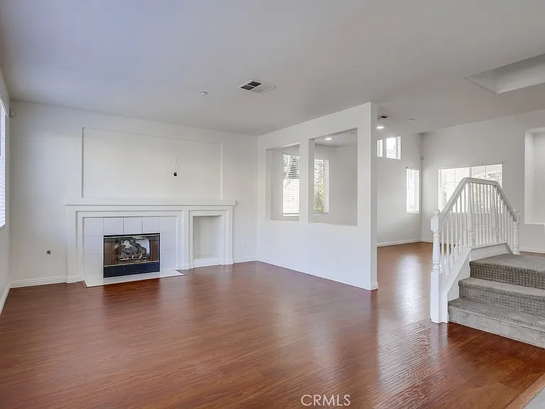 321 Riley Ct — Photo 13