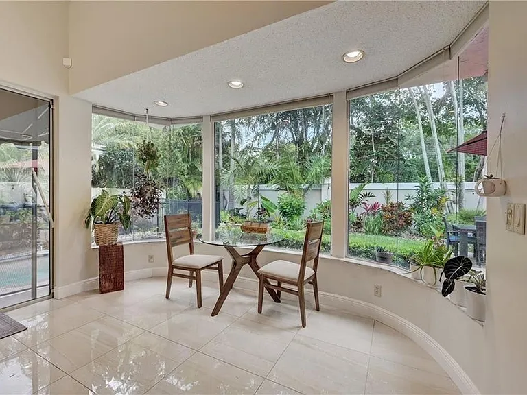 8171 Hampton Wood Dr — Photo 9