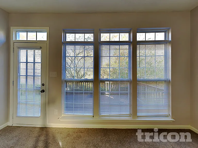 1606 Oak Knoll Ln — Photo 8