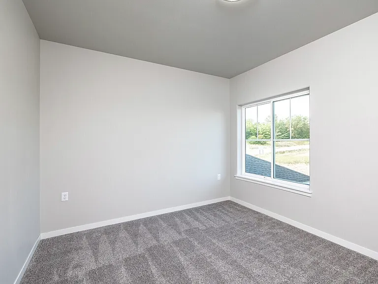 202 Sycamore Dr — Photo 16