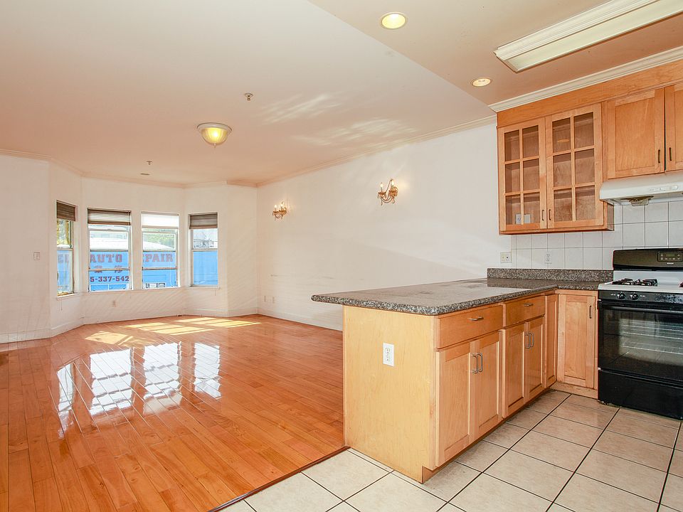 1st image of 1098 Huron Ave APT 1