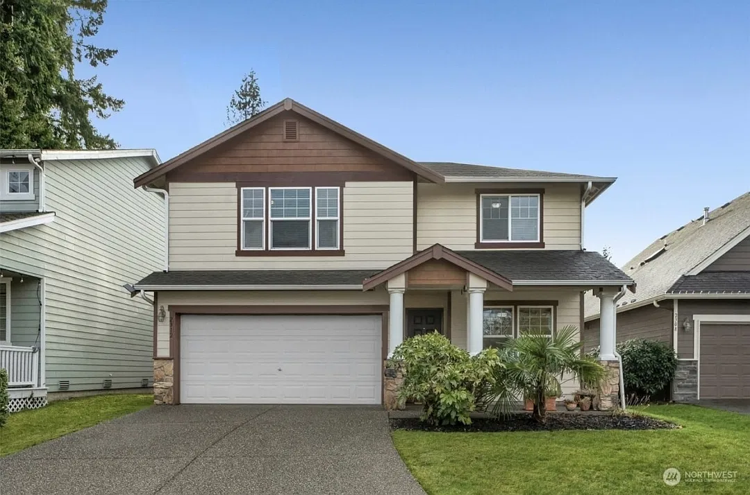 4 bed, 2.5 bath, 1978 sqft, $3,500 — Photo 2