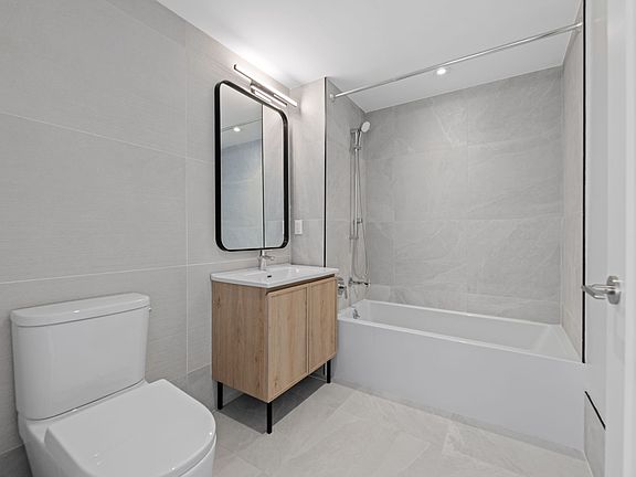 5th image of 71-82 Parsons Blvd #508