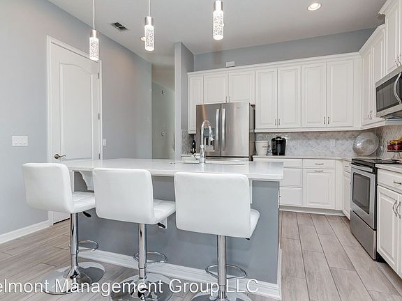 4th image of 10154 Henbury St