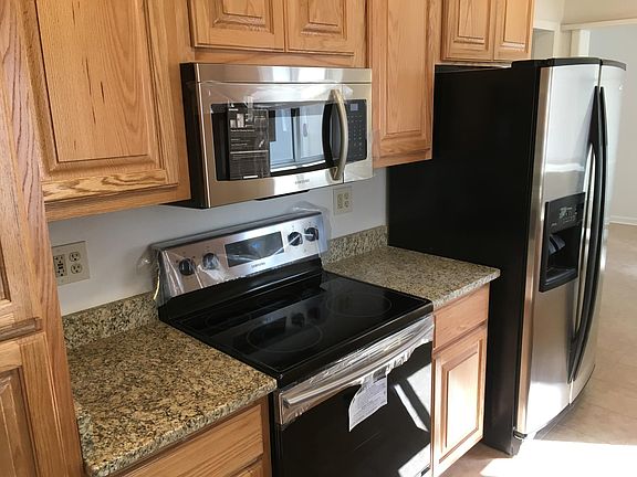 4th image of 1117 Franciscan Ave