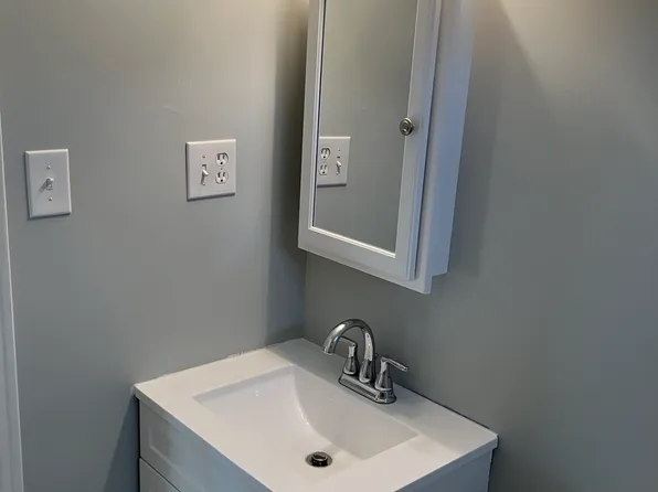 134 Delfred Dr #1, Carnegie, PA 15106