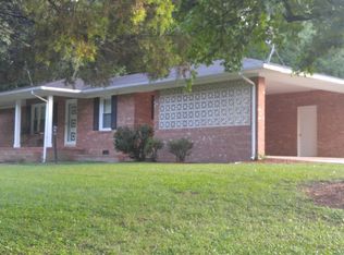 200 Fleer Rd, Thomasville, NC 27360