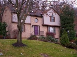 114 Oakwood Dr, Clairton, PA 15025