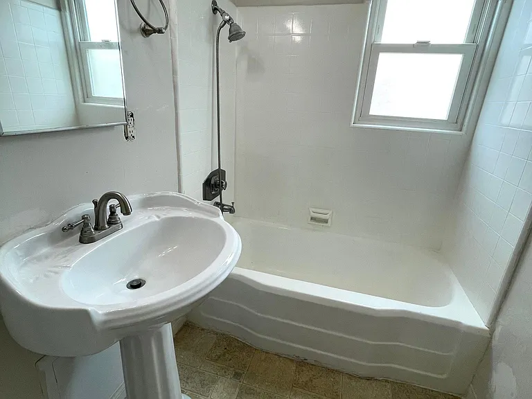 373 Termino Ave #3 — Photo 9