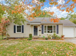 7604 Briar St, Prairie Village, KS 66208
