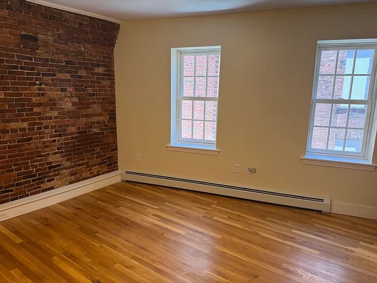 36 Main St #6 — Photo 2