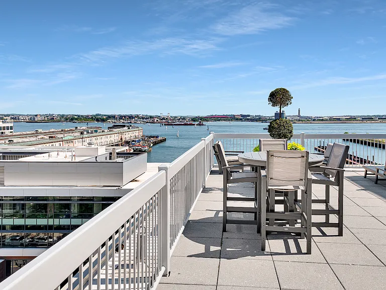 Park Lane Seaport — Photo 35