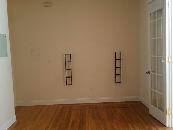 Livingroom (Kitchen Behind Picture Taker)