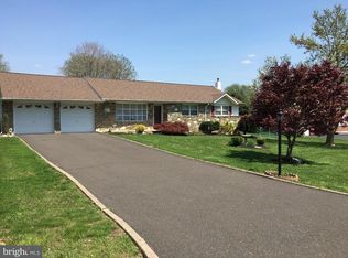 751 Blossom Rd, Warminster, PA 18974