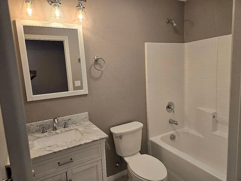 1908 Cedarview Cir — Photo 3