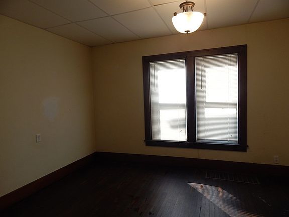 3rd image of 192 Bain Ave