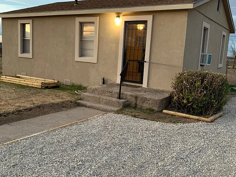 708 Monterey St — Photo 1