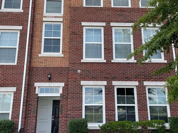2953 Finsbury Pl #96, Fairfax, VA 22031