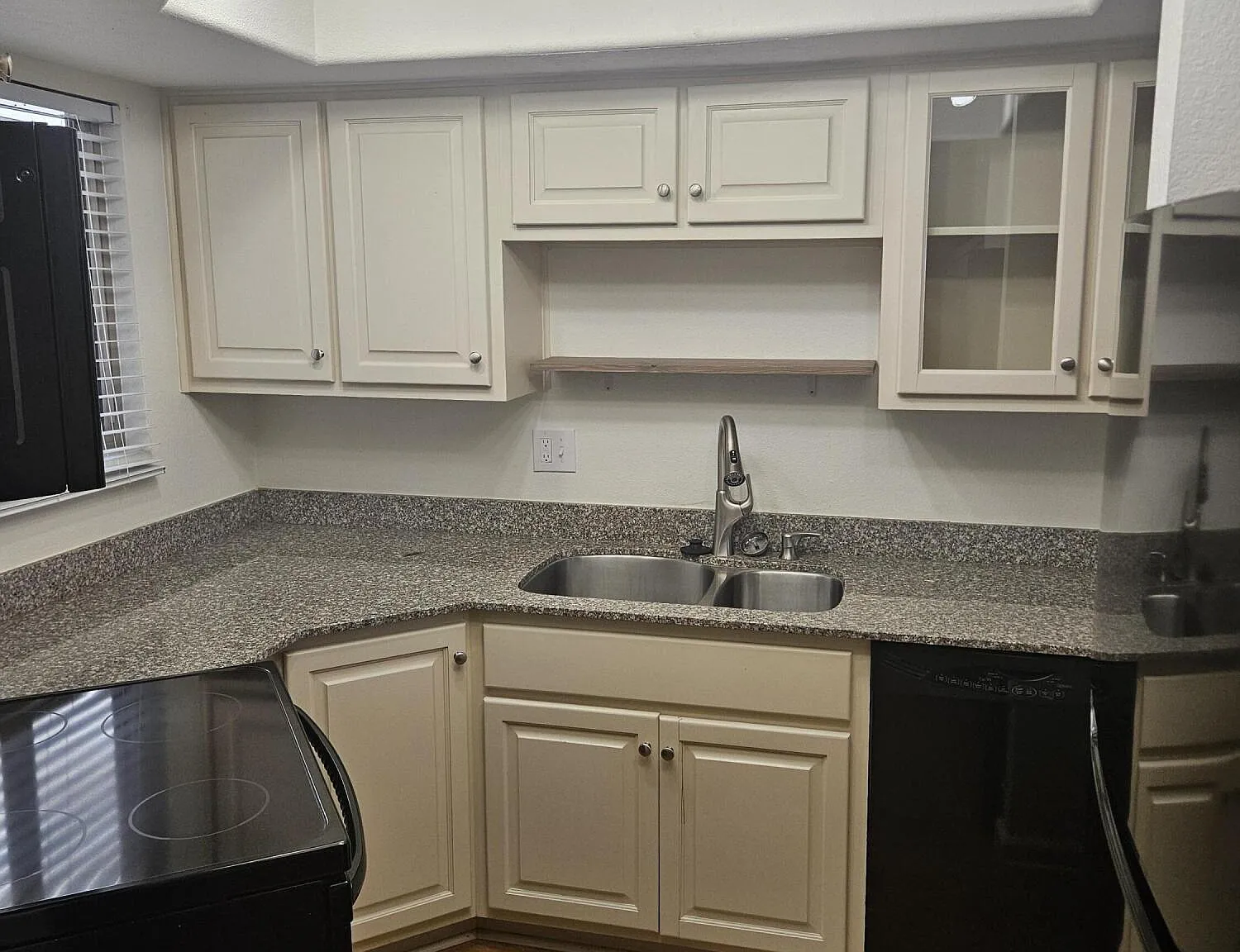 2 bed, 2.5 bath, 1145 sqft, $1,749 — Photo 3