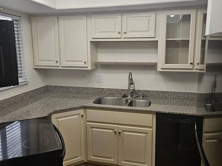 885 N Granite Reef Rd #76 — Photo 3