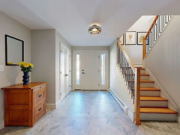 2nd image of 25 Longmeadow Rd