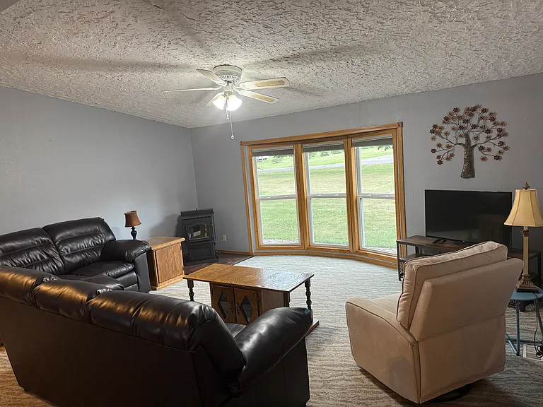 46891 Chambers Rd — Photo 9