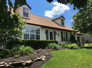 317 Stormfield Dr, Harleysville, PA 19438