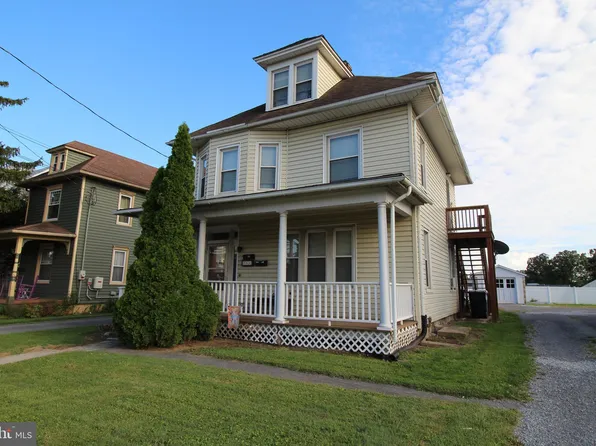 354 E Main St #A, New Holland, PA 17557