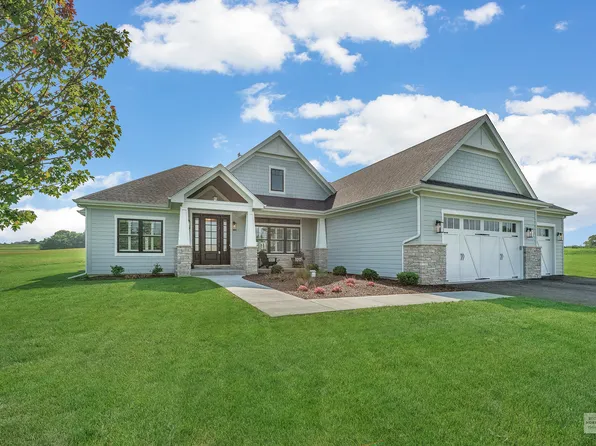 7789 Fairway Dr, Yorkville, IL 60560