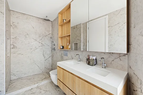 Sold by Nest Seekers International | media 6