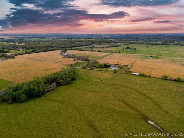 4 S 4360th Rd, Vinita, OK 74301