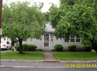 570 Stevens St, Lowell, MA 01851