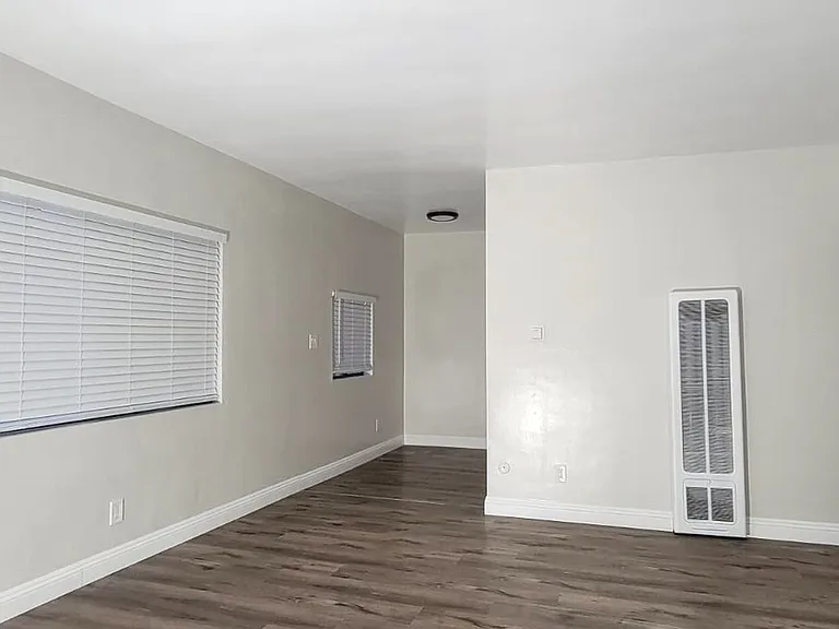 849 W Vernon Ave #4A — Photo 3