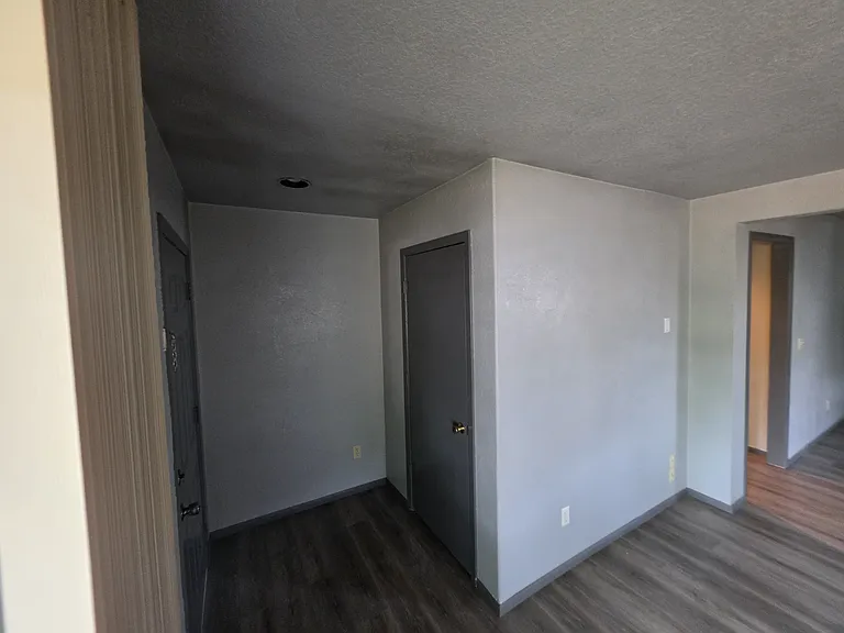 421 16th Ave — Photo 9