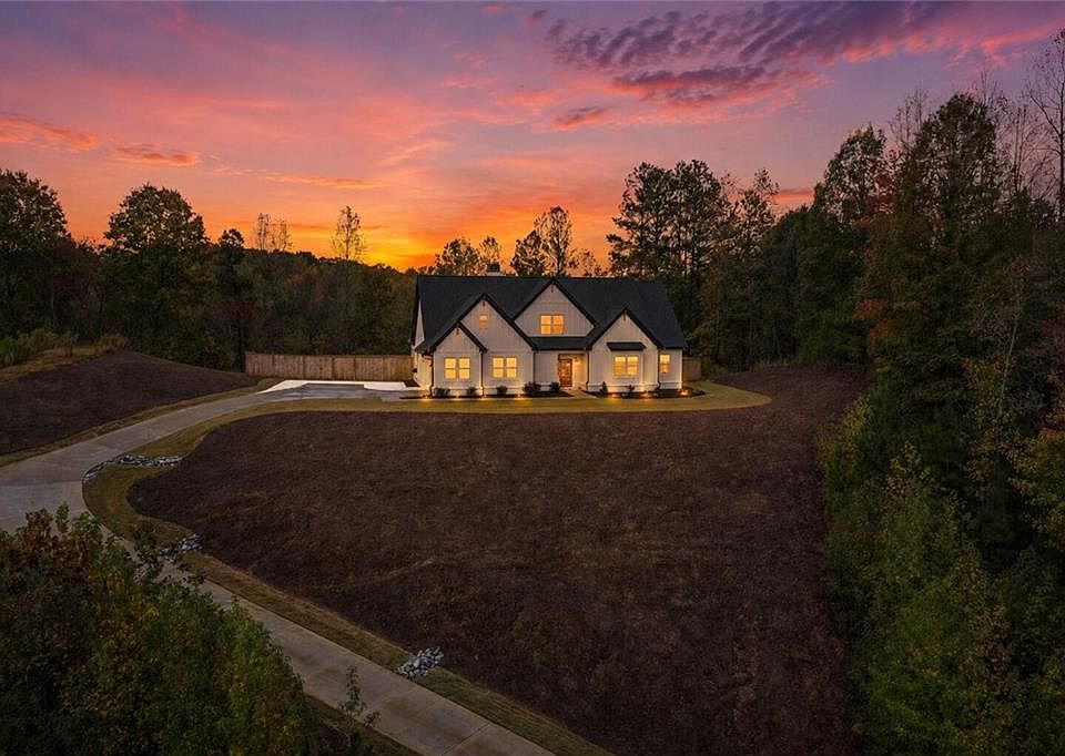 1st image of 612 Walker Ct