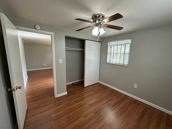 4th image of 2417 E North Bay St APT A