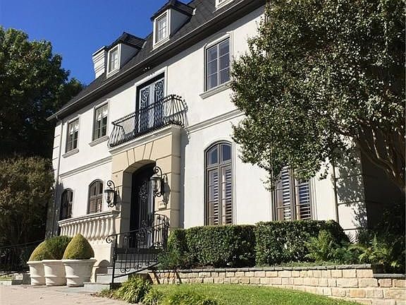 3rd image of 1601 Driskill Dr