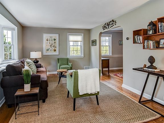 4th image of 491 Essex Ave