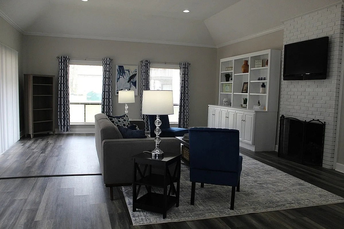 Woodland Villas Apartments — Photo 2