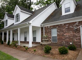 8709 Five Oaks Dr W, Southaven, MS 38671