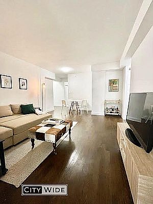 3rd image of 157 E 57th St APT 5a
