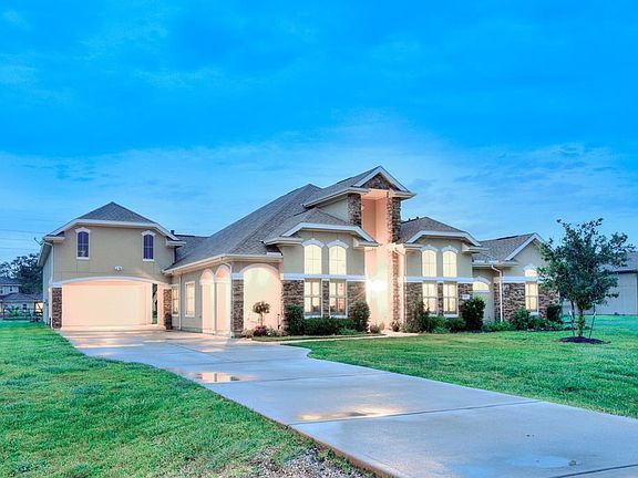 3rd image of 8711 Majesty Ln
