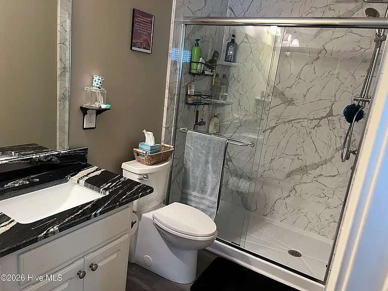205 S Pointe Dr #B — Photo 45