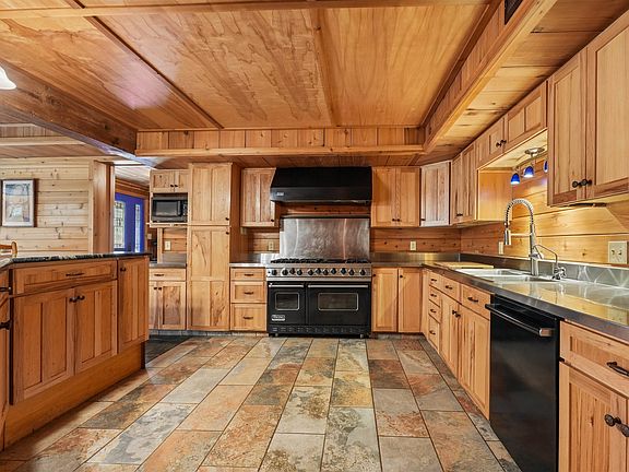 3rd image of 51181 Green Island Rd